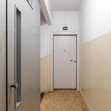 F & B Collection - Frida & Carlo - Flat For 4 Saloniki